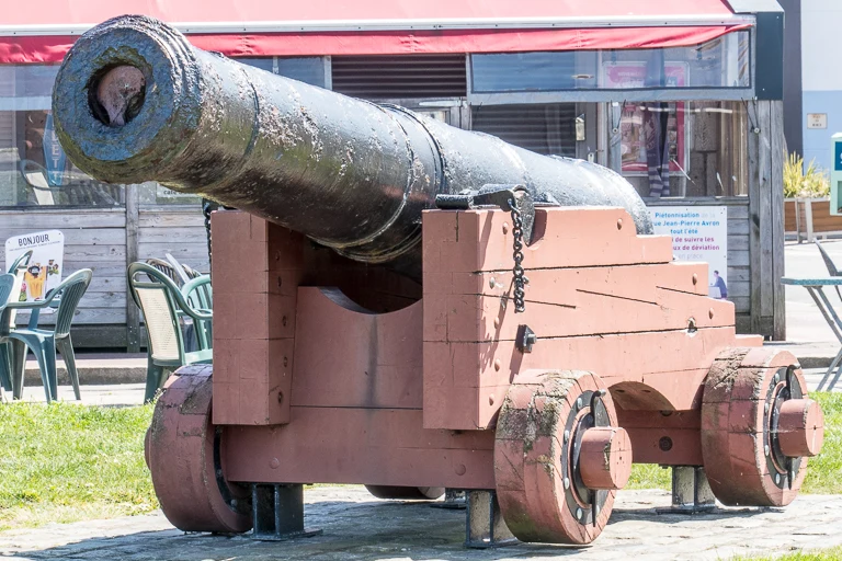 Canon au port de Calais