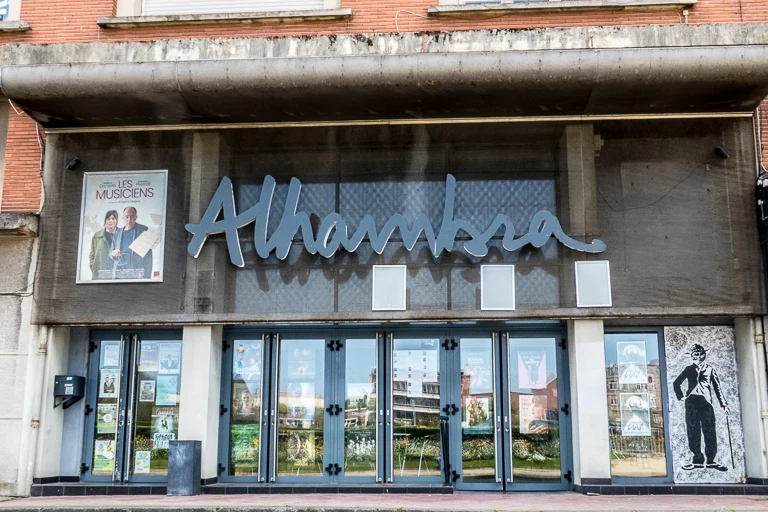 La façade du cinéma l'Alhambra