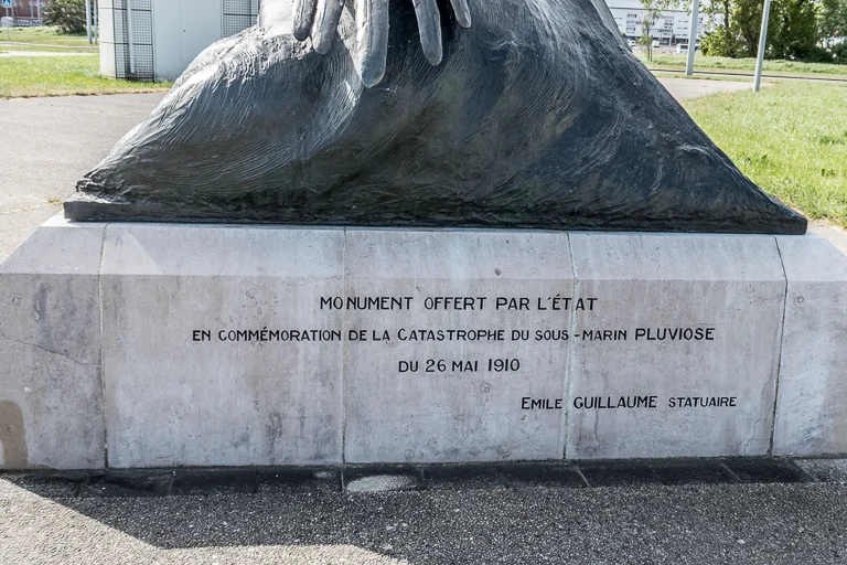 L'autre face caché du monument du Pluviose